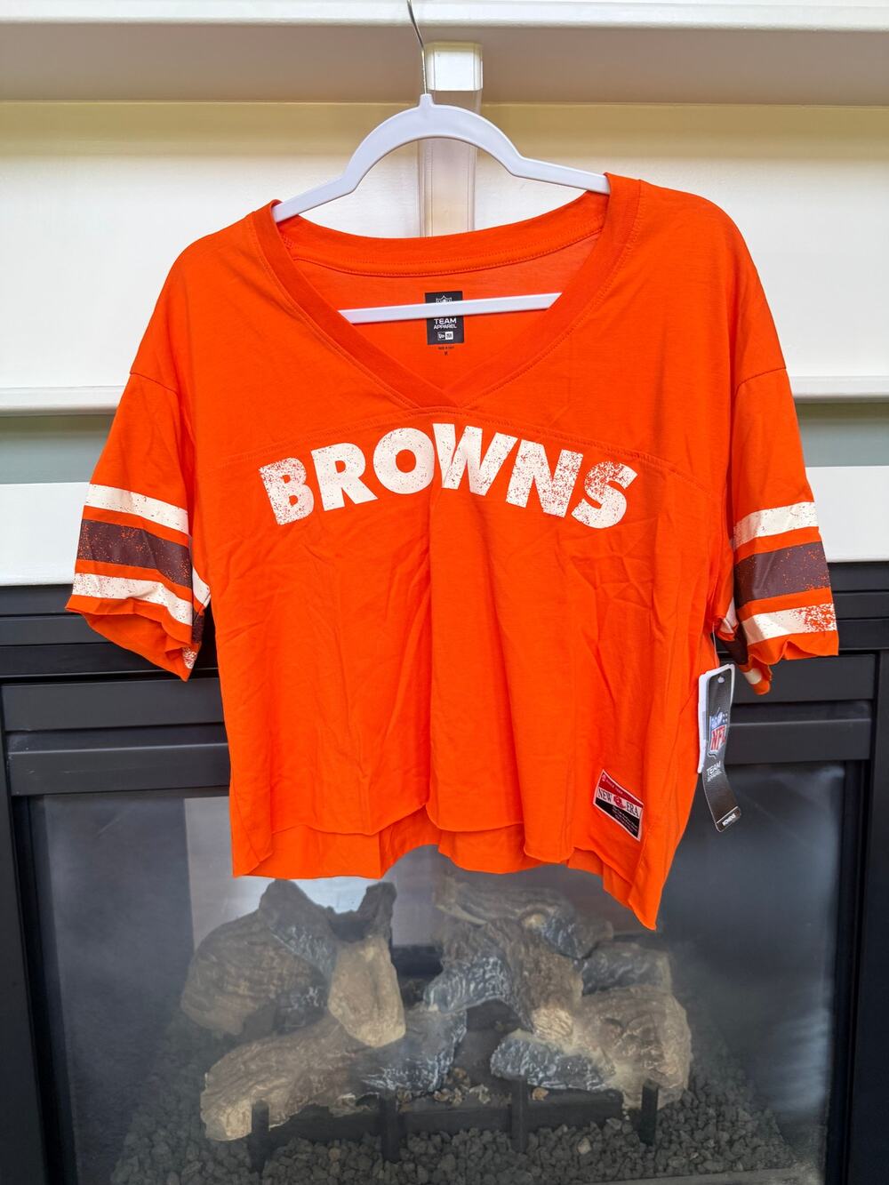 Cleveland Browns NFL Team Apparel Orange V-Neck Football Tee Size M NWT New Era